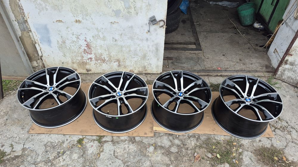 Продам комплект дисков на Бмв х5 5/120 Р20
