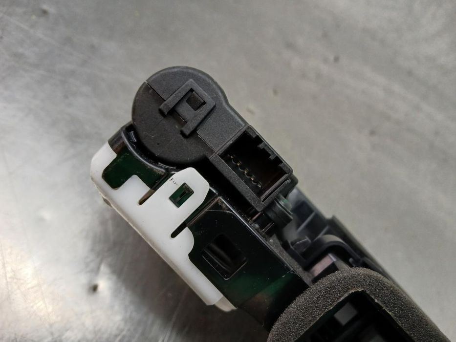 Motor da comporta da sofagem TESLA Model 3 (5YJ3)