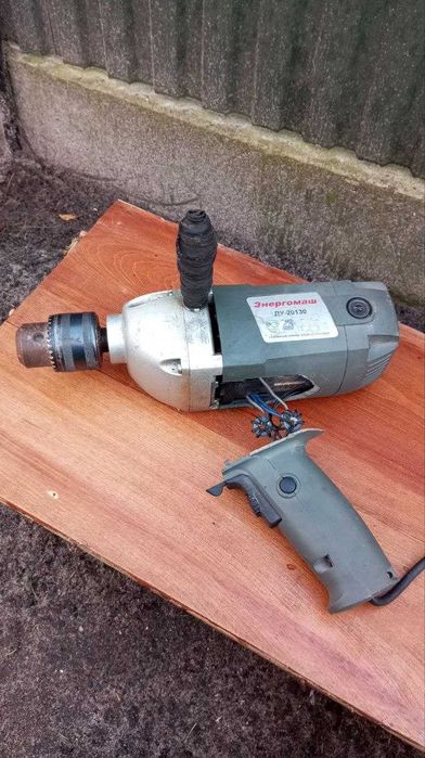 Дрель-міксер Енергомаш ДУ-20130 повністю робоча але з поламаною ручкою
