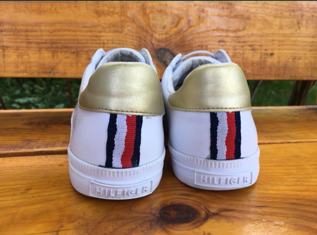 Продам женские мокасины,кеды,кроссовки Tommy Hilfiger