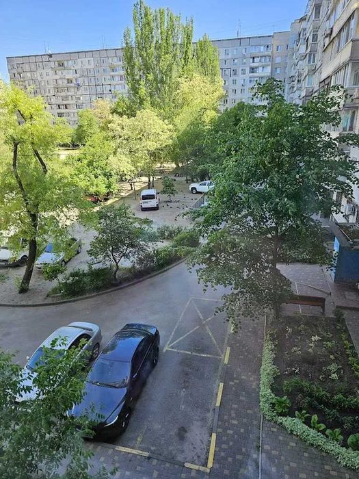 Продам просторную 2-к квартиру Донецкое шоссе Левобережный Караван