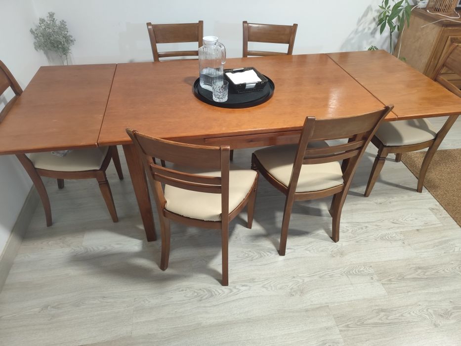 Mesa cerejeira com 6 cadeiras