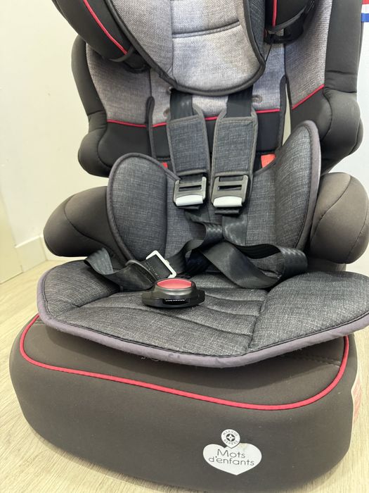 Vende se cadeira de criança