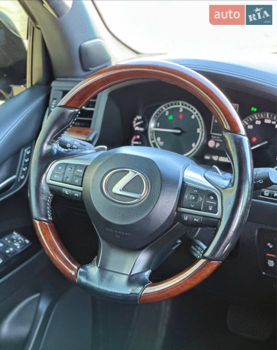 Продам Lexus LX 450d