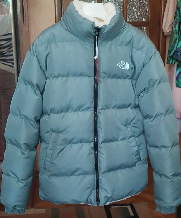 Женская двухсторонняя куртка The North Face с овчиной