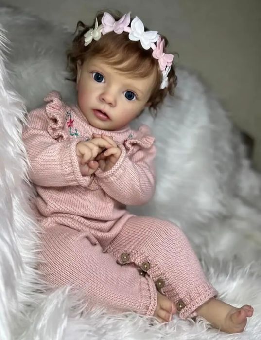 Duża realistyczna lalka w typie Reborn dziewczynka