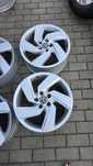 Oryginalne felgi aluminiowe 17” VW Golf 8 – 5x112 ET51 – stan bdb!