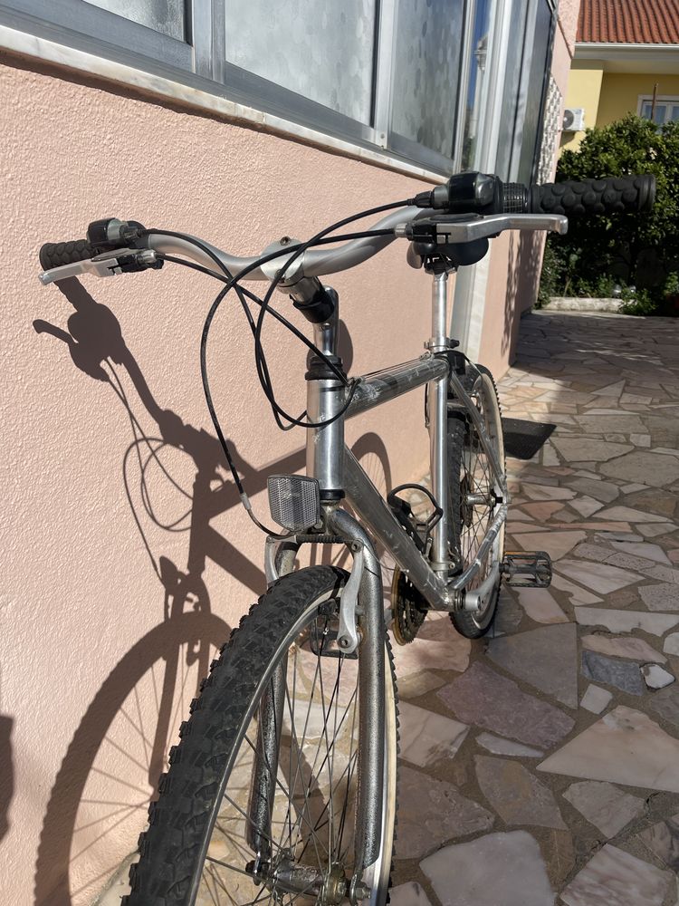 Bicicleta usada para venda