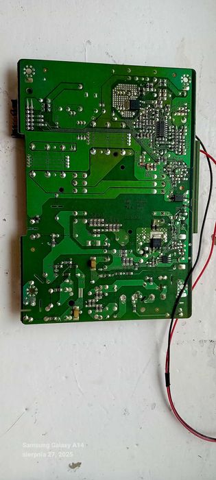 Zasilacz 17IPS72.JVC LT32V450.elektronika sprawna, rozbita matryca.