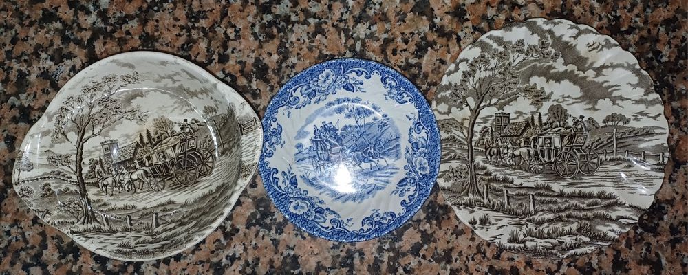 Conjunto de 3 pratos de loiça inglesa