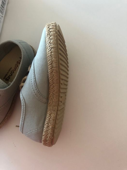 Novo - Sapatos - Pisamonas - nº25