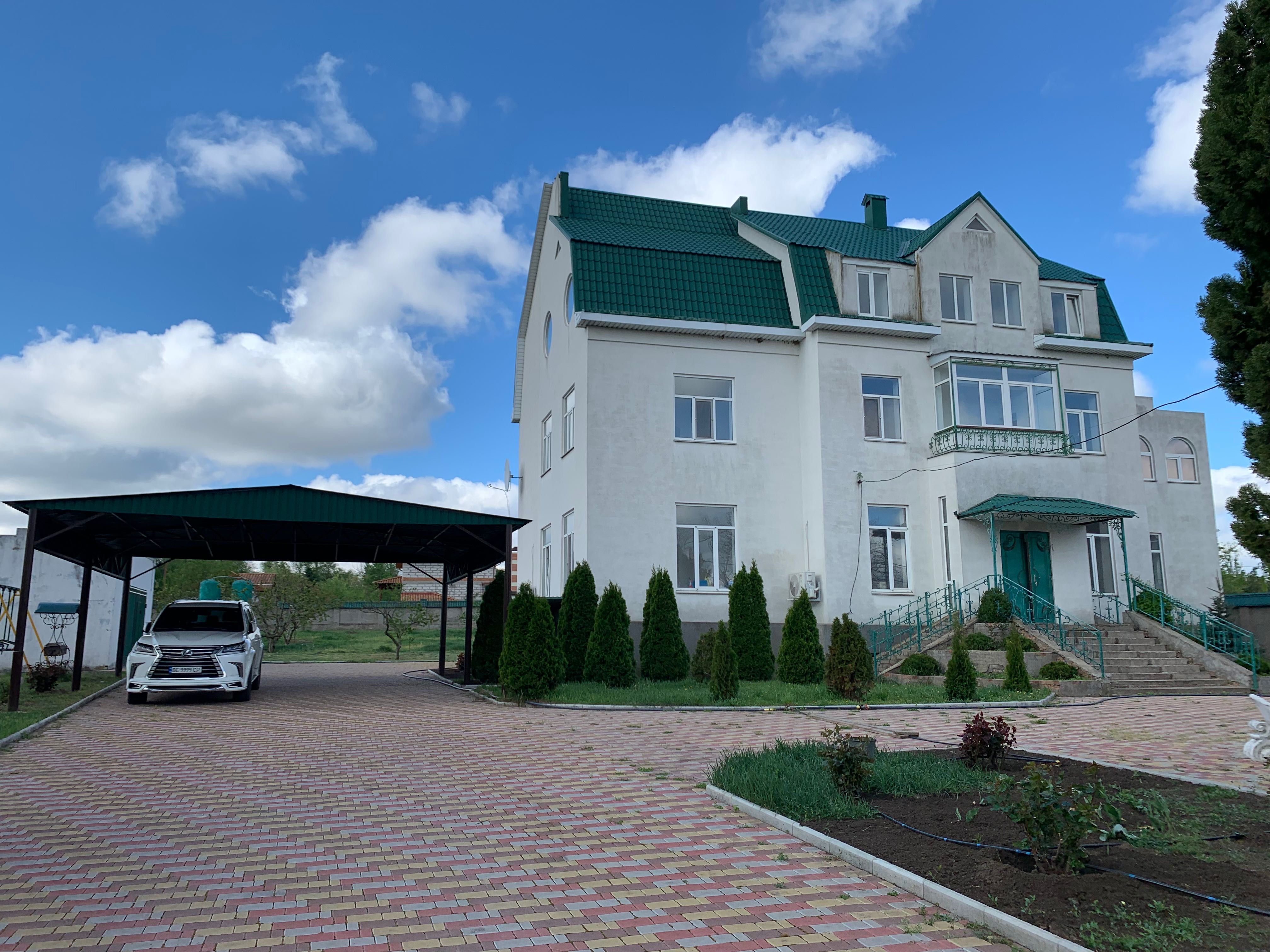 Продаж 3 поверхового будинку в с. Мішково-Погорілове