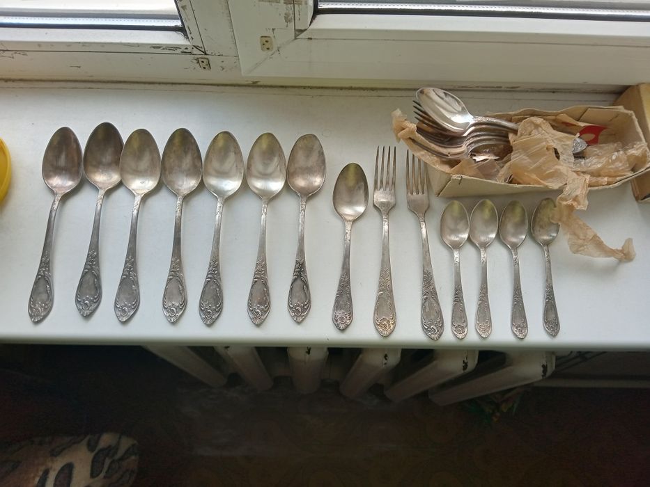 Продаю ложки, вилки и ложечки.