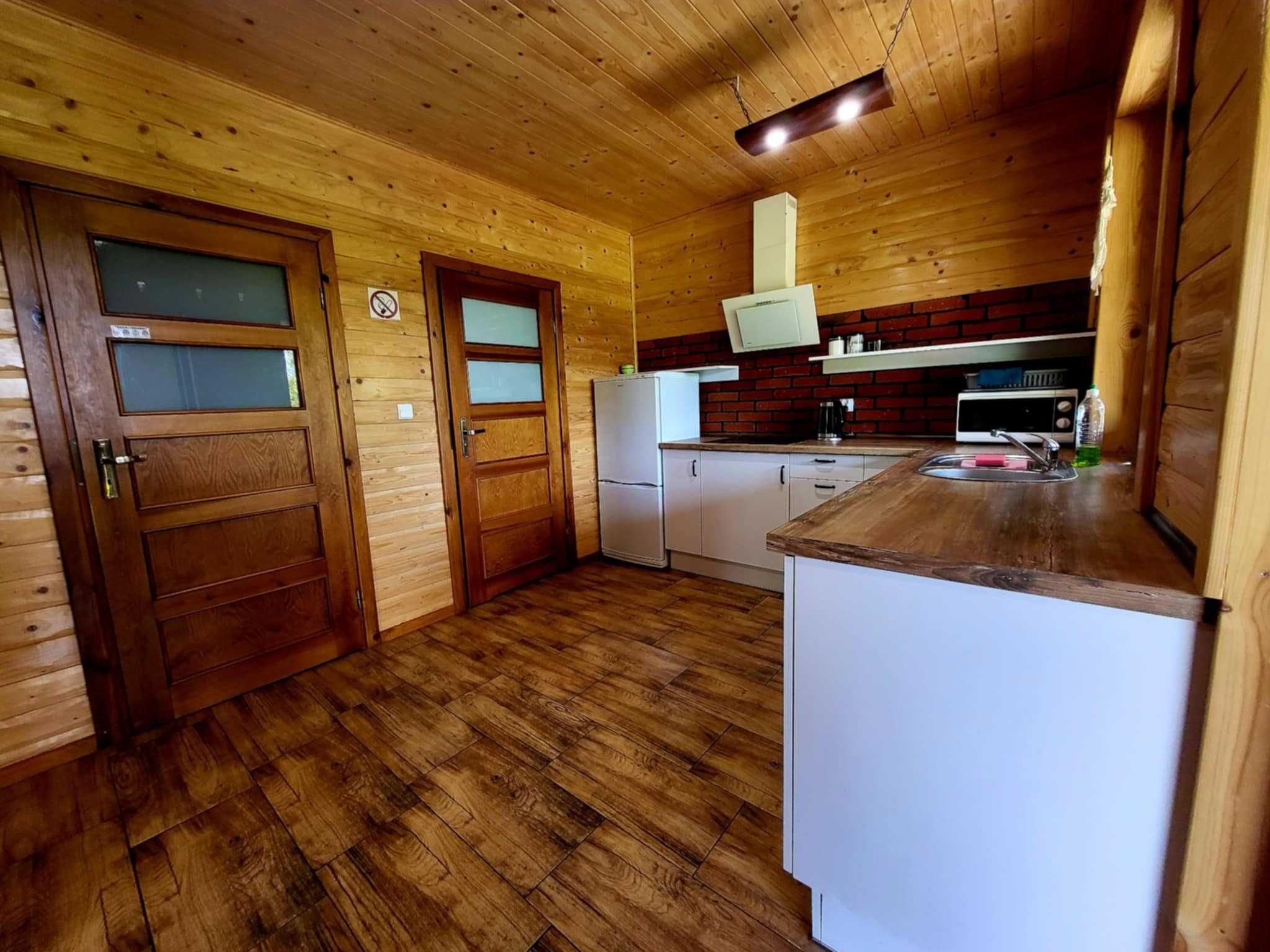 Dom całoroczny nad jeziorem,spokojna okolica,sauna