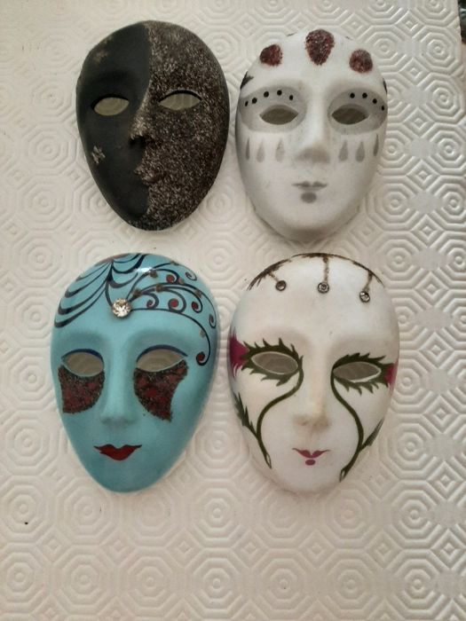 Máscaras de veneza otimo estado