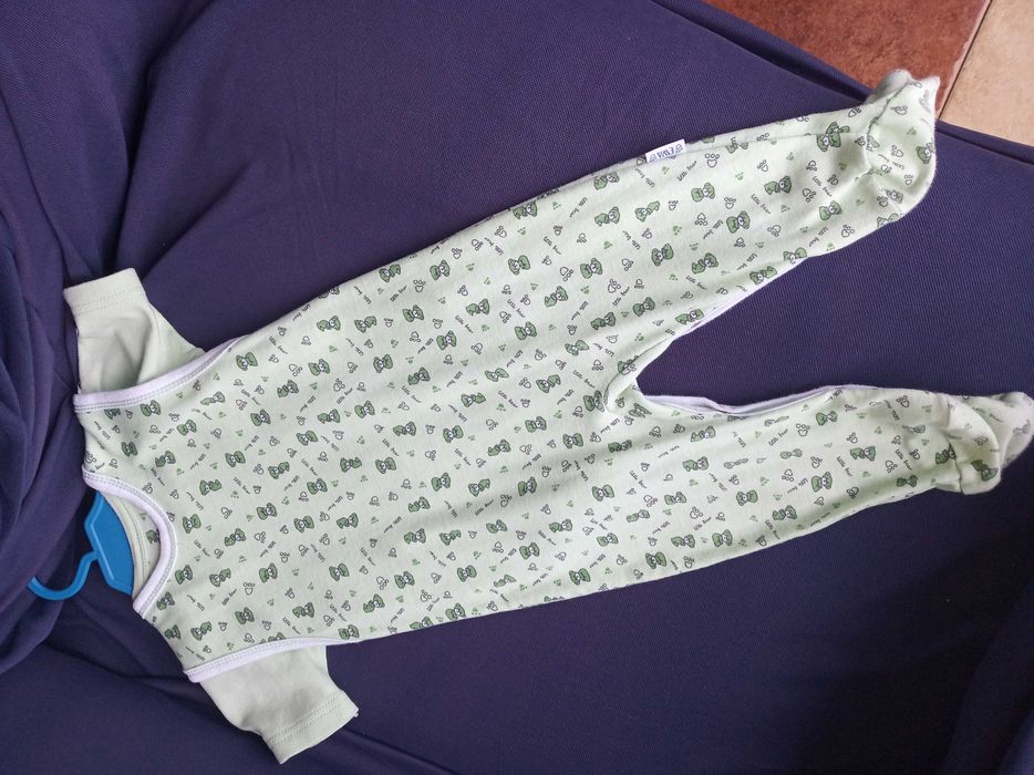 26) Komplet body i śpiochy jak nowe 74