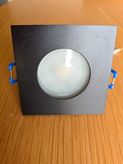 Sprzedam 8 lamp podtynkowych jak nowe gratis zarowki