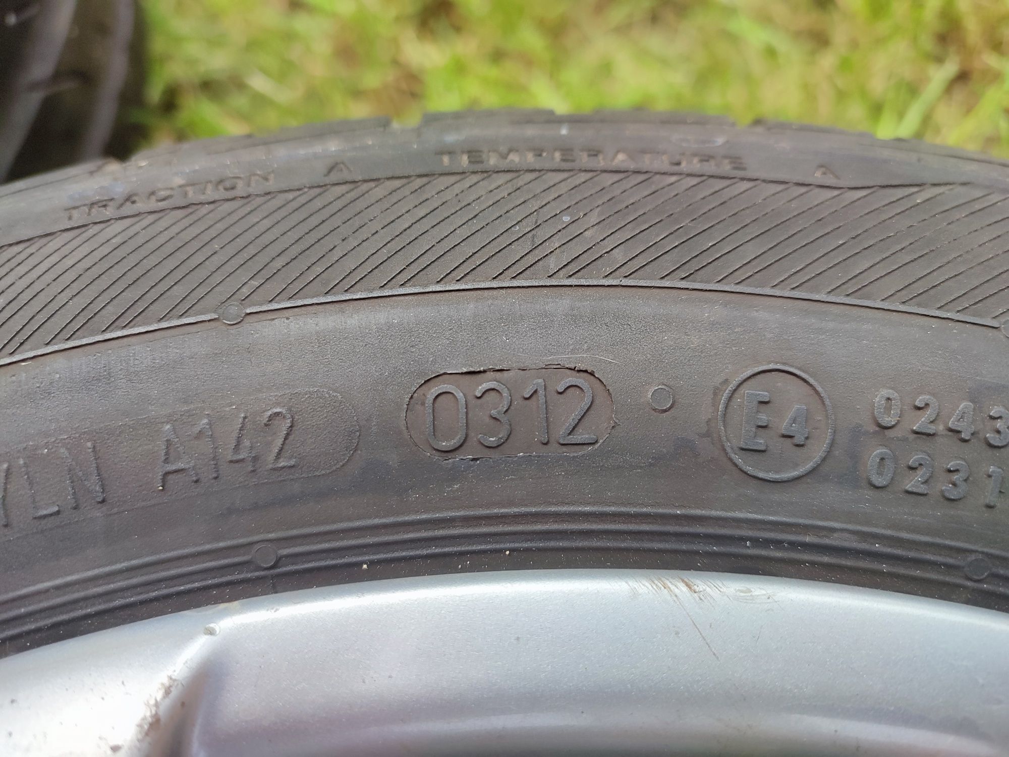 Felgi aluminiowe 15"  4x114  ET38  z oponami letnimi