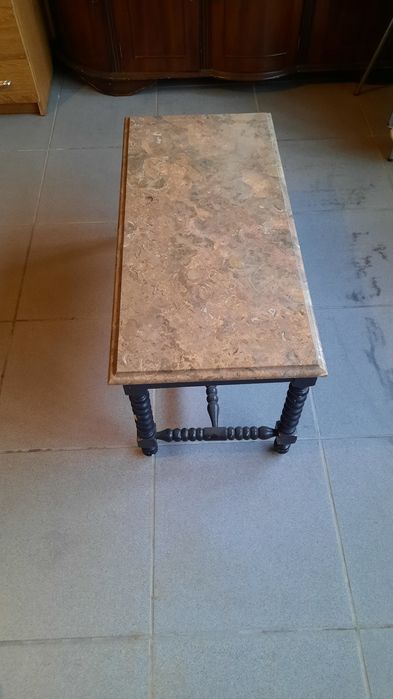 Mesa de centro. Em Bom estado.