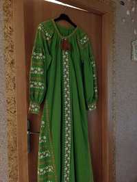 Зелена вишита сукня