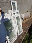 Janelas brancas com vidros