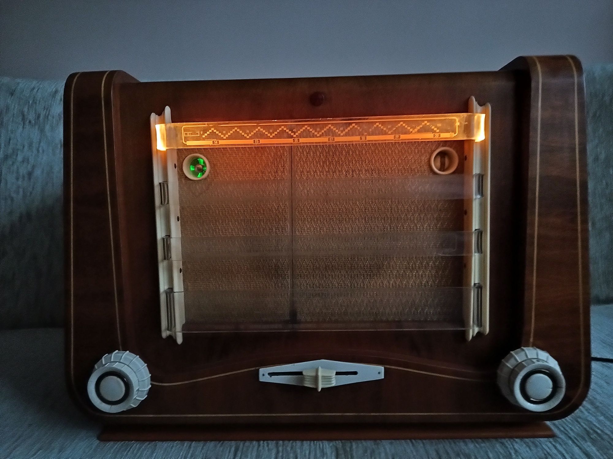 Stare sprawne radio Tesla