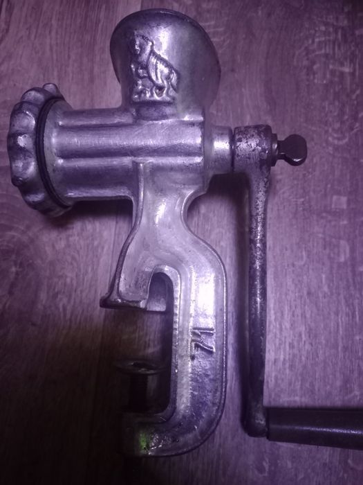 Мясорубка чугунная, раритет.