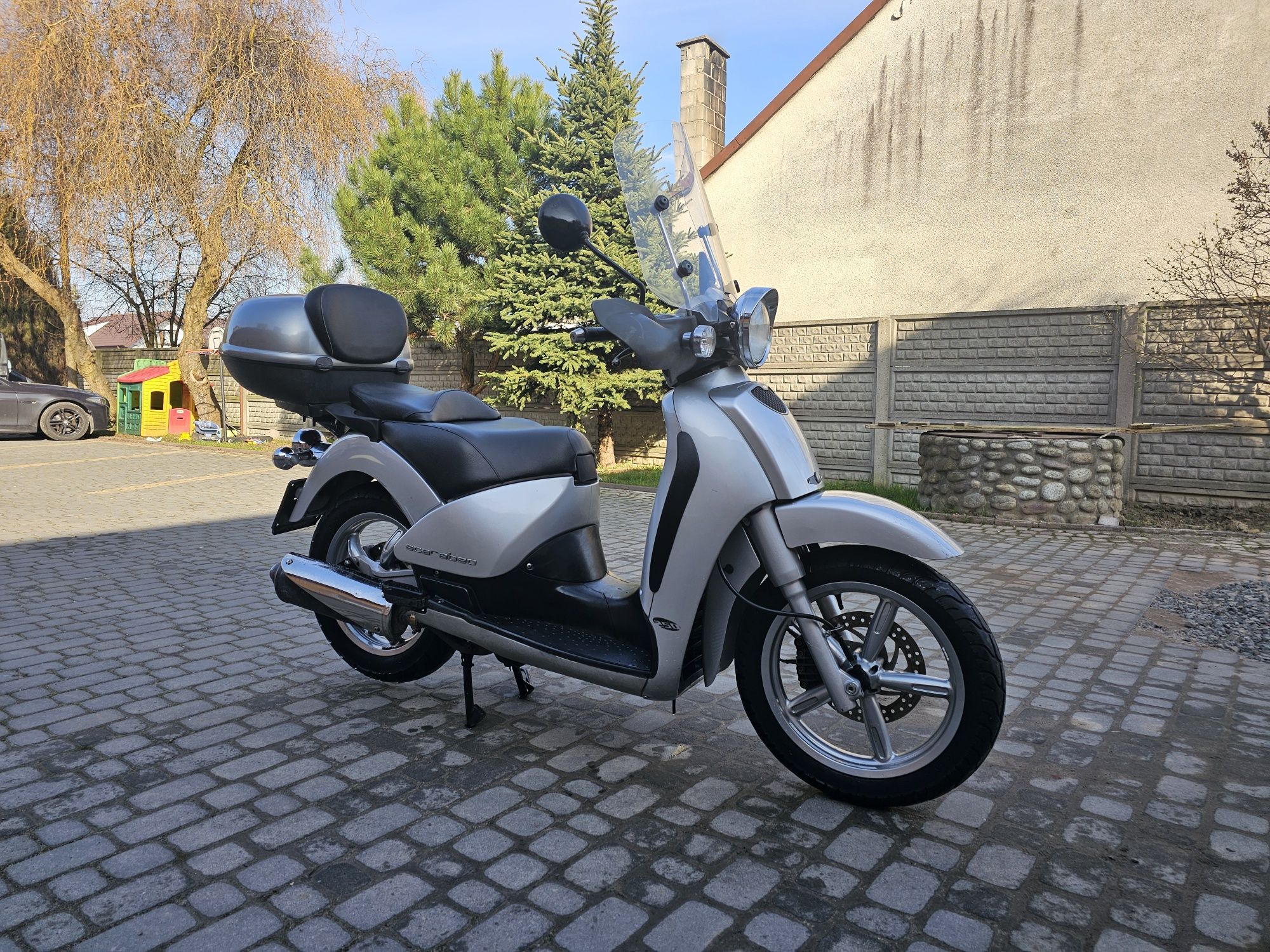 Aprillia scarabeo 250