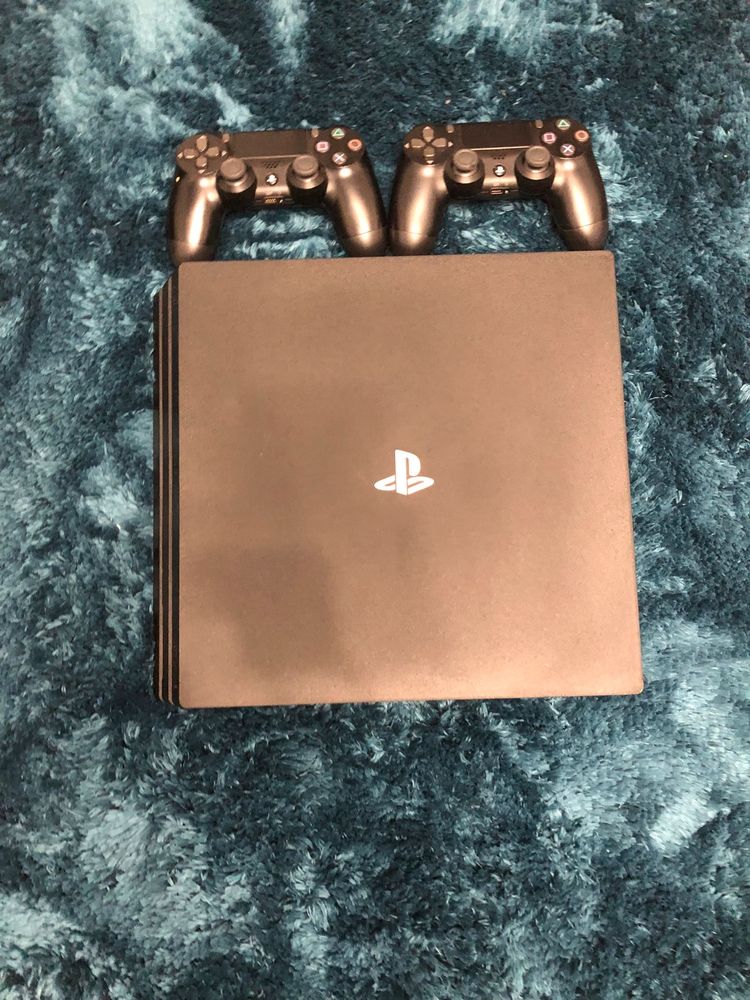 Ps4 PRO dwa pady, oryginalne pudełko