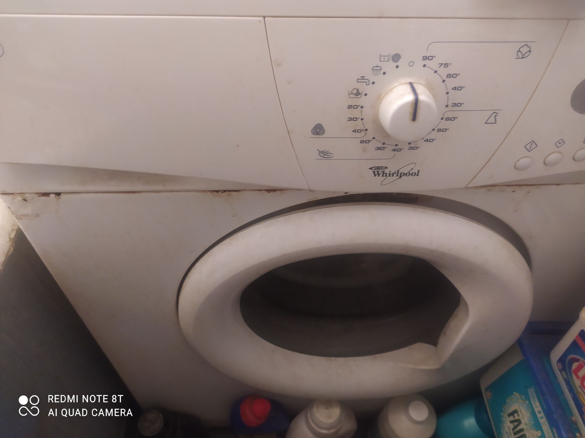 Продаю б/у пральну машину whirlpool