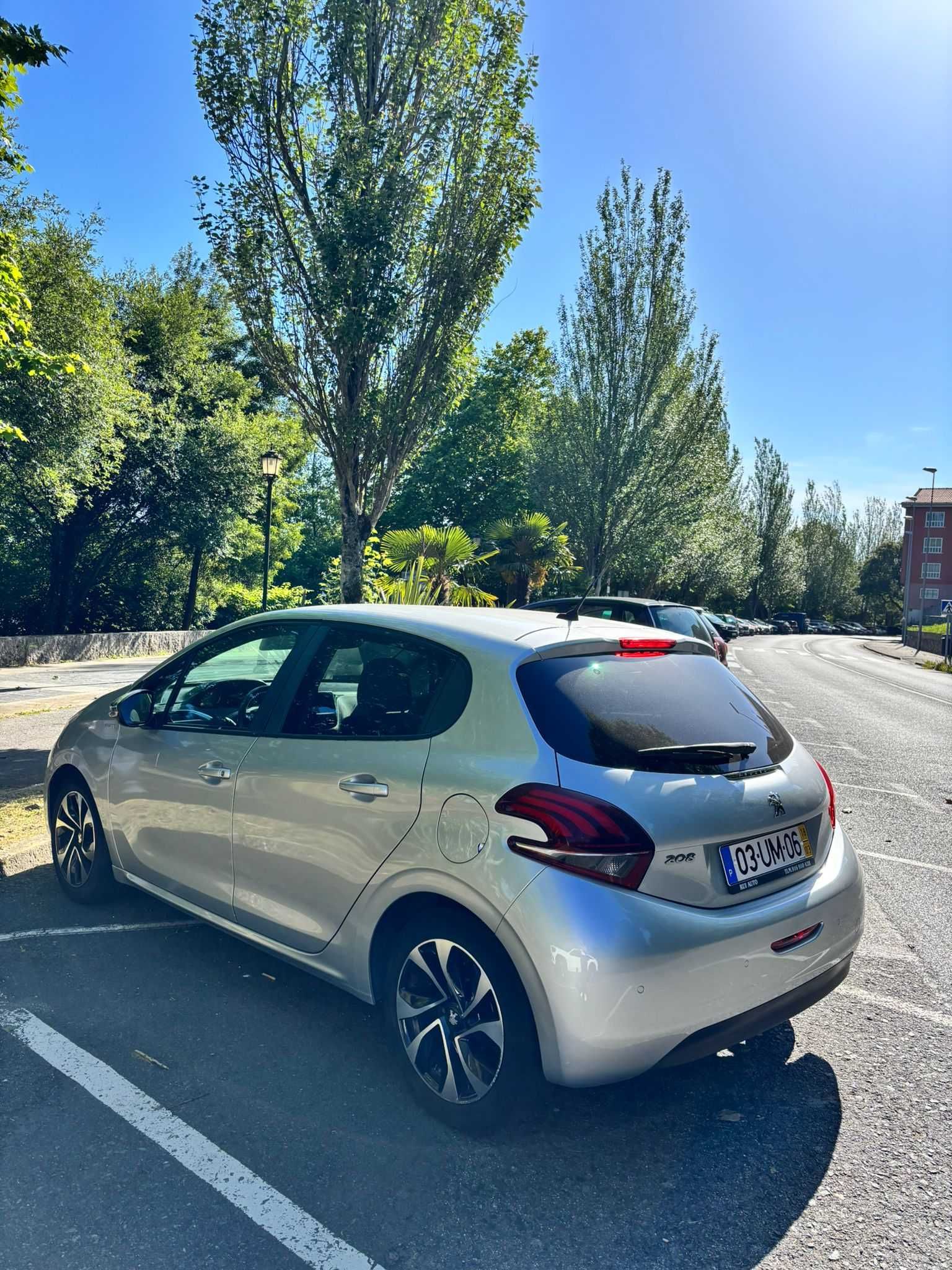 Peugeot 208 STYLE de 2018 com apenas 70 mil km