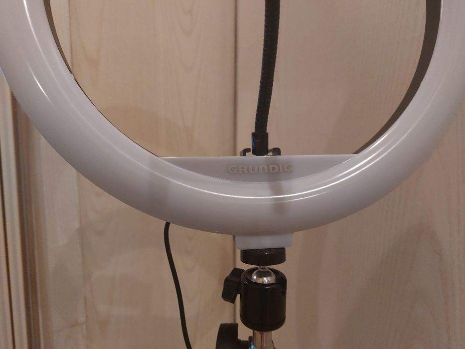 lampa pierścieniowa LED do zdjęć (ring light)