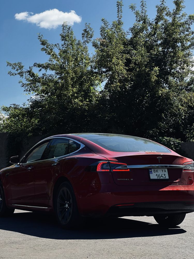Tesla model s  2017