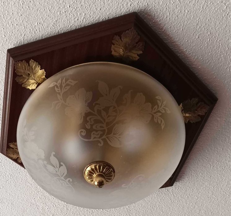 Candeeiros mesa cabeceira  15€- candeeiro teto 25€-  cand 35€