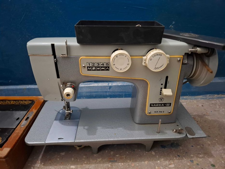 Швейная машинка чайка подолка.
