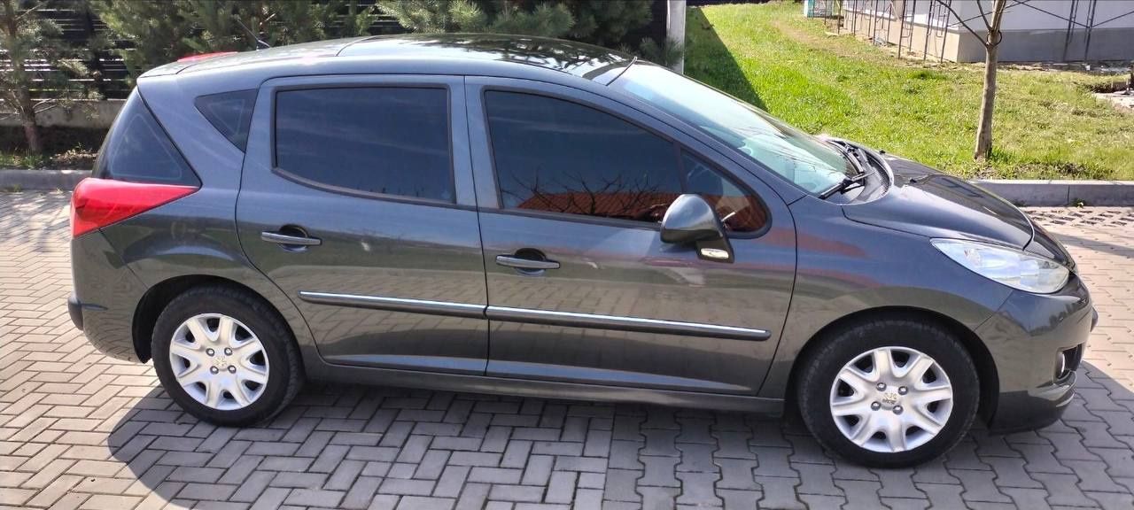 Продам авто Пежо 207 sw