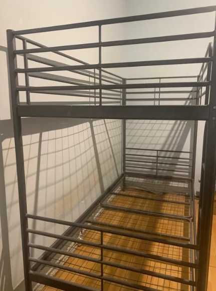 Beliche metálico IKEA SVÄRTA - cinzento