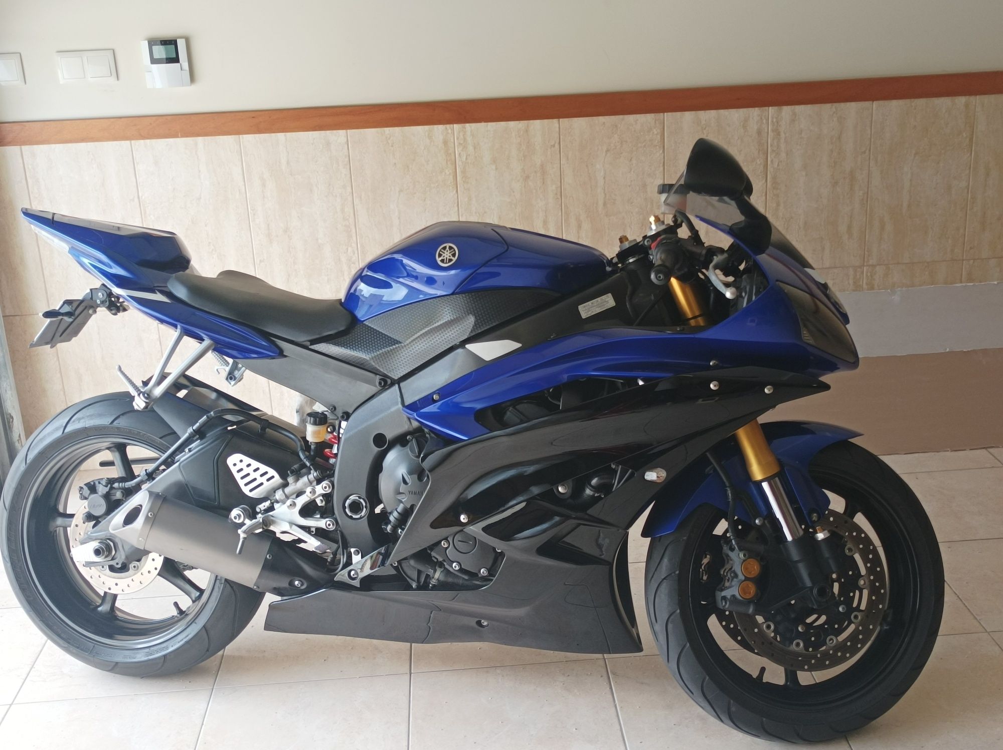 Vendo Yamaha R6 impecável!
