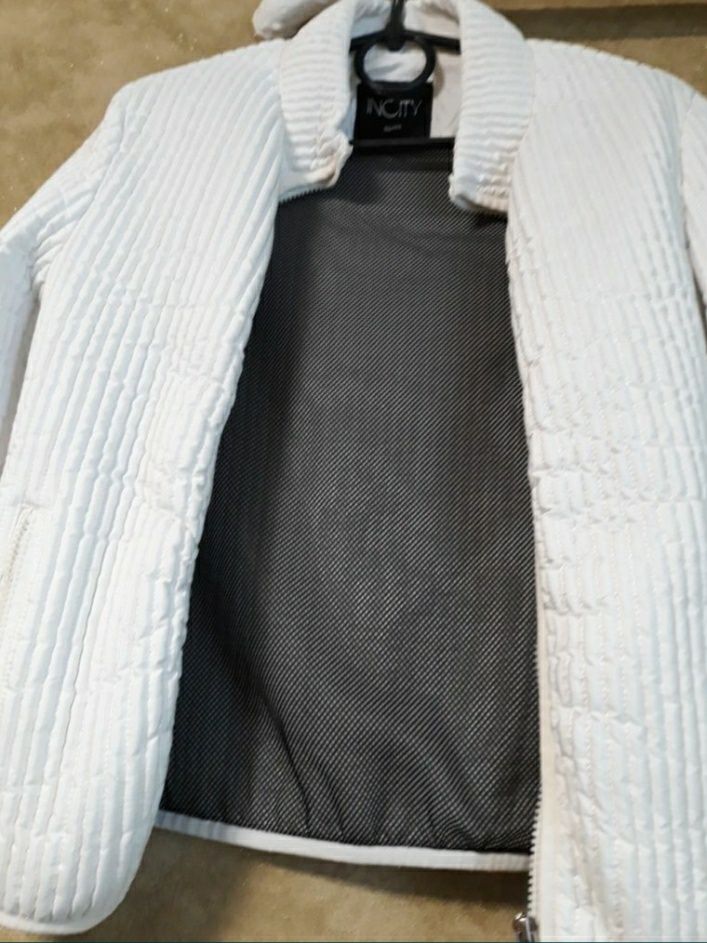 Курточка белая, размер 44