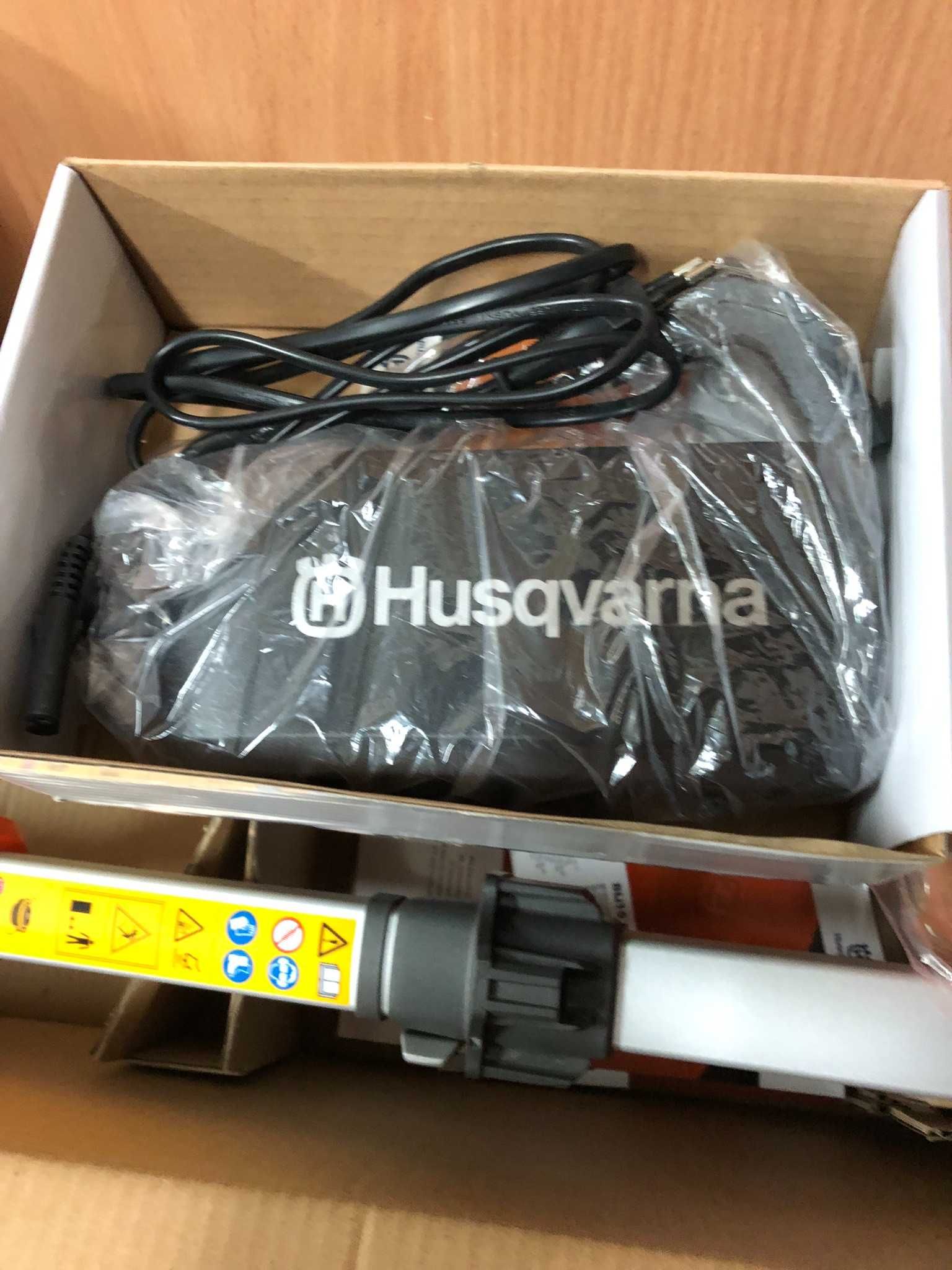 Akumulatorowa kosa do trawy HUSQVARNA 115iL z akumulatorem i ładowarką