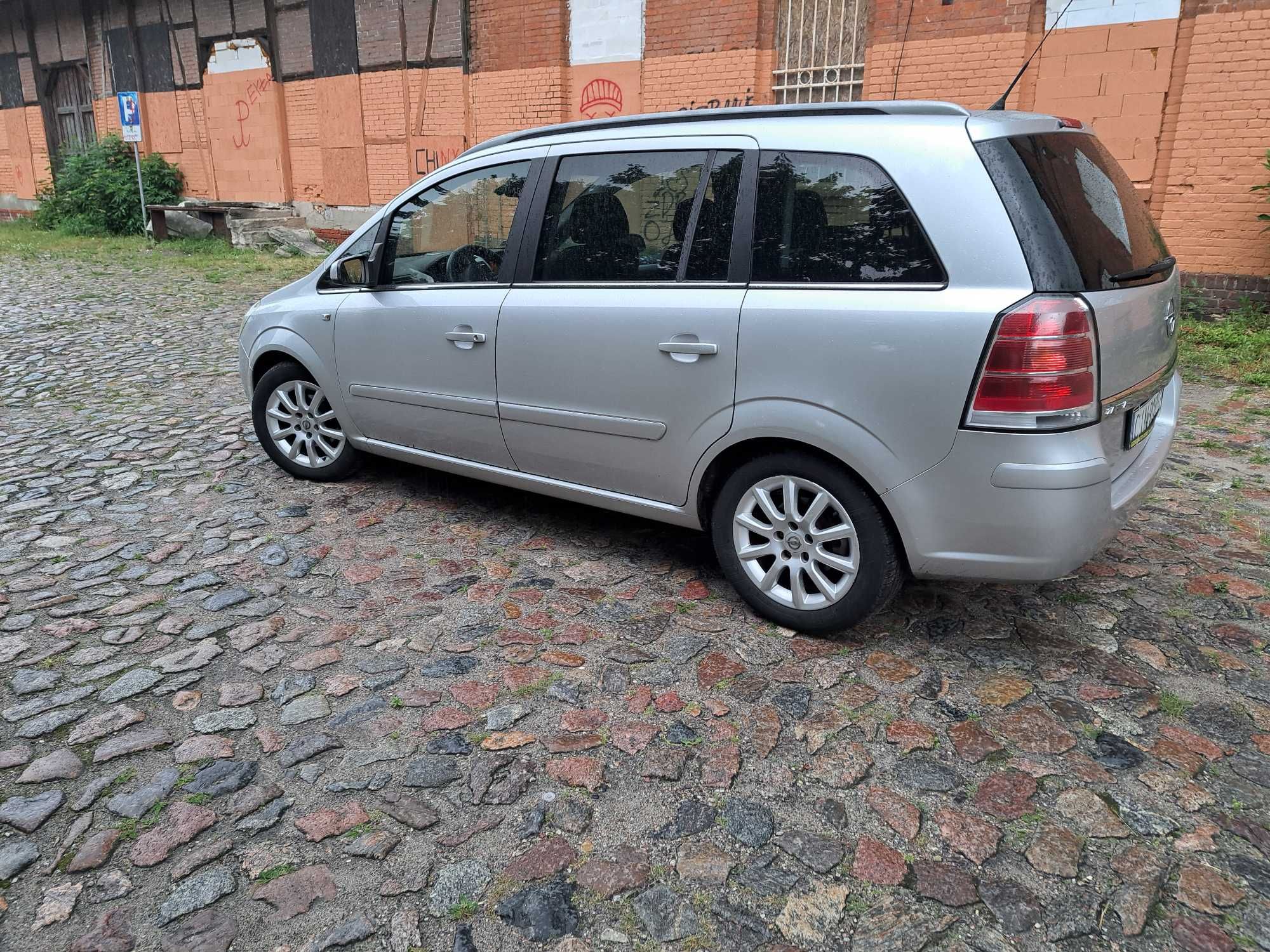 Opel Zafira B 1.8 b/gaz 7-osobowa