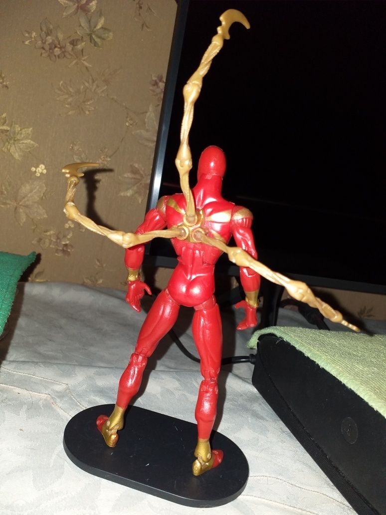 Фигурка Железный Человек Паук/Iron Spider Man Marvel Legends Toy Biz