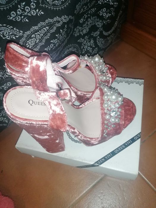 Sapatos veludo novos