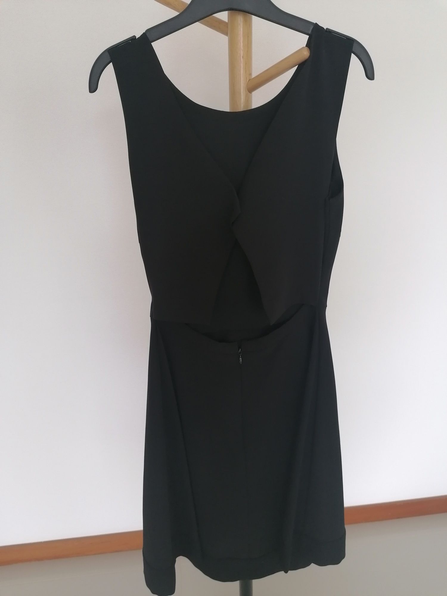 Vestidos preto curto