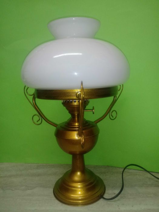Duże lampy retro stołowo - gabinetowe a'la naftowe