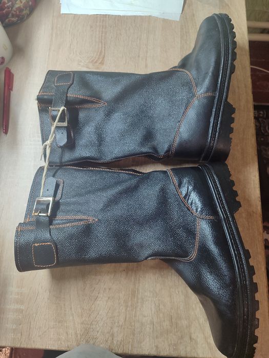 Теплі робочи сапоги .