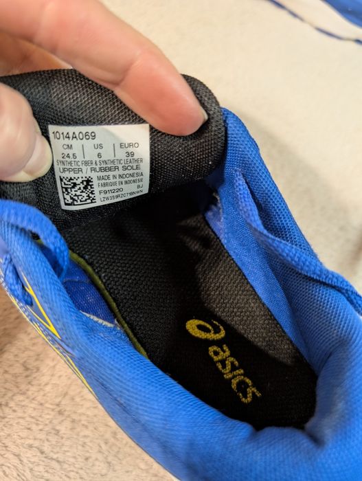 Кросівки asics 38 розмір 23.5-24 см