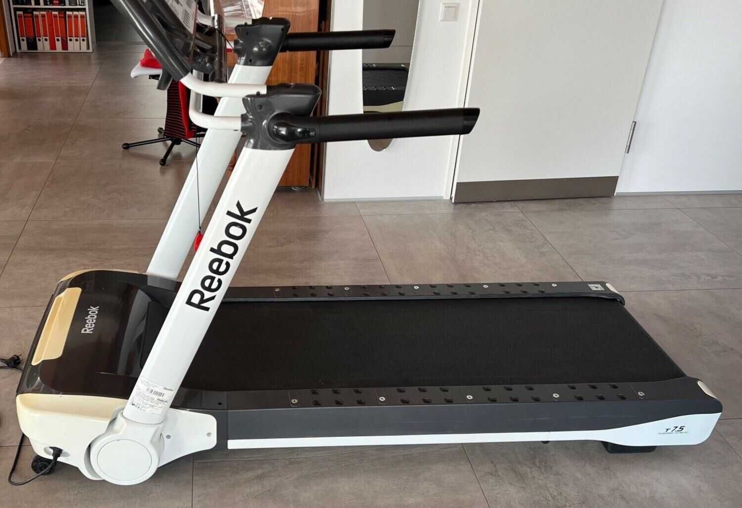 Bieżnia T 7.5 Reebok elektryczna składana do 130kg profesjonalna