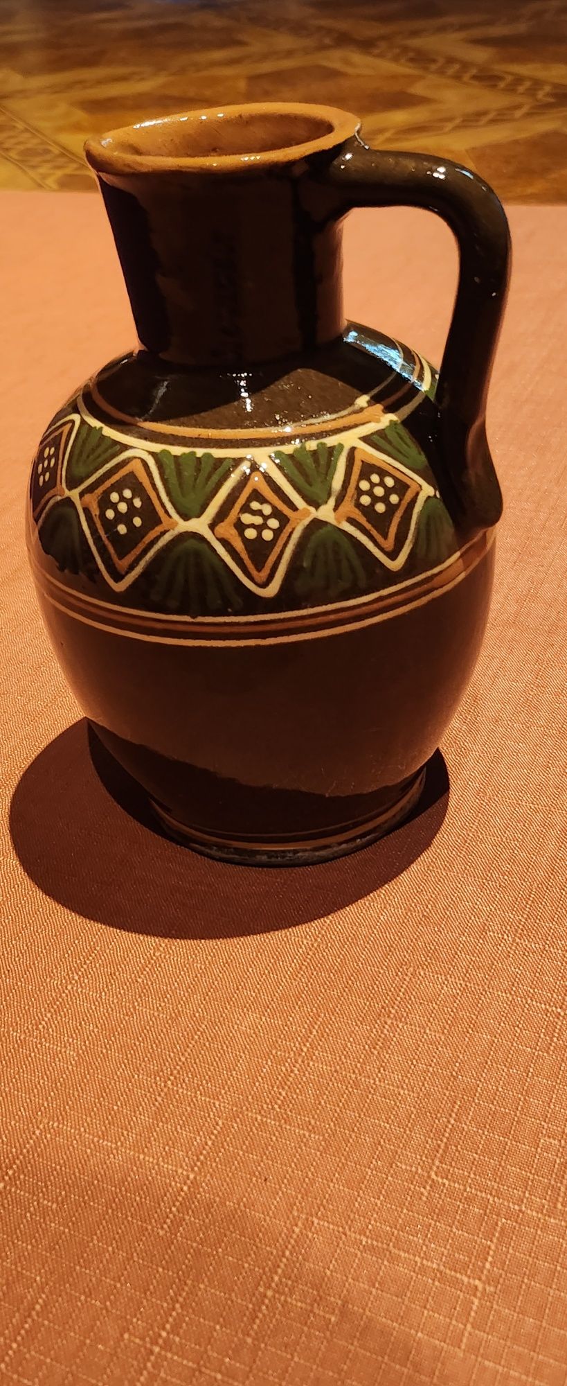Gliniany wazon ręcznie malowany