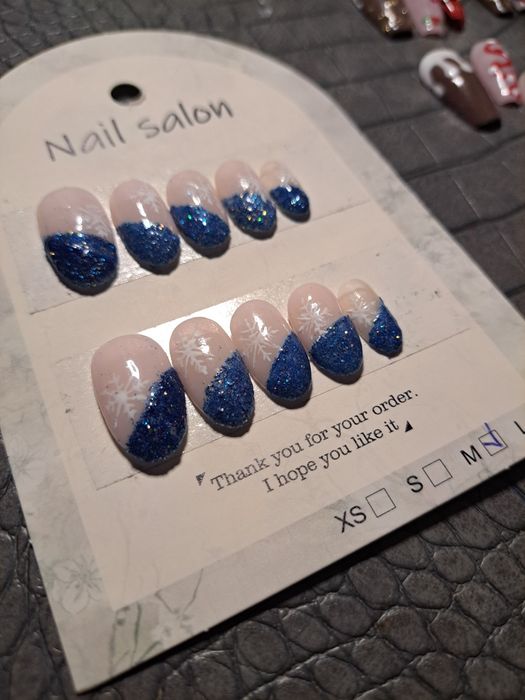 Press on nails. Handmade. Tipsy. Świąteczne.